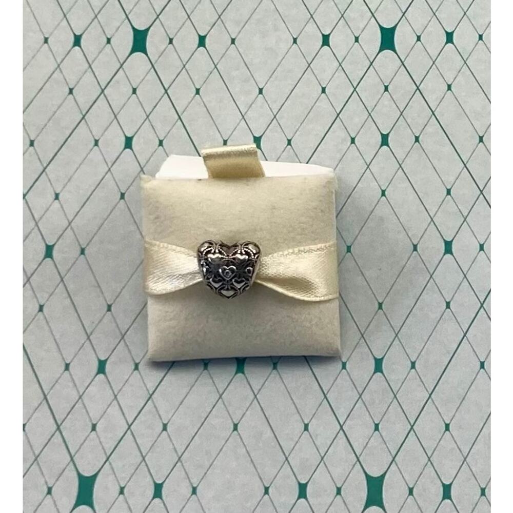 Limited edition Pandora Club 2016 ALE heart charm